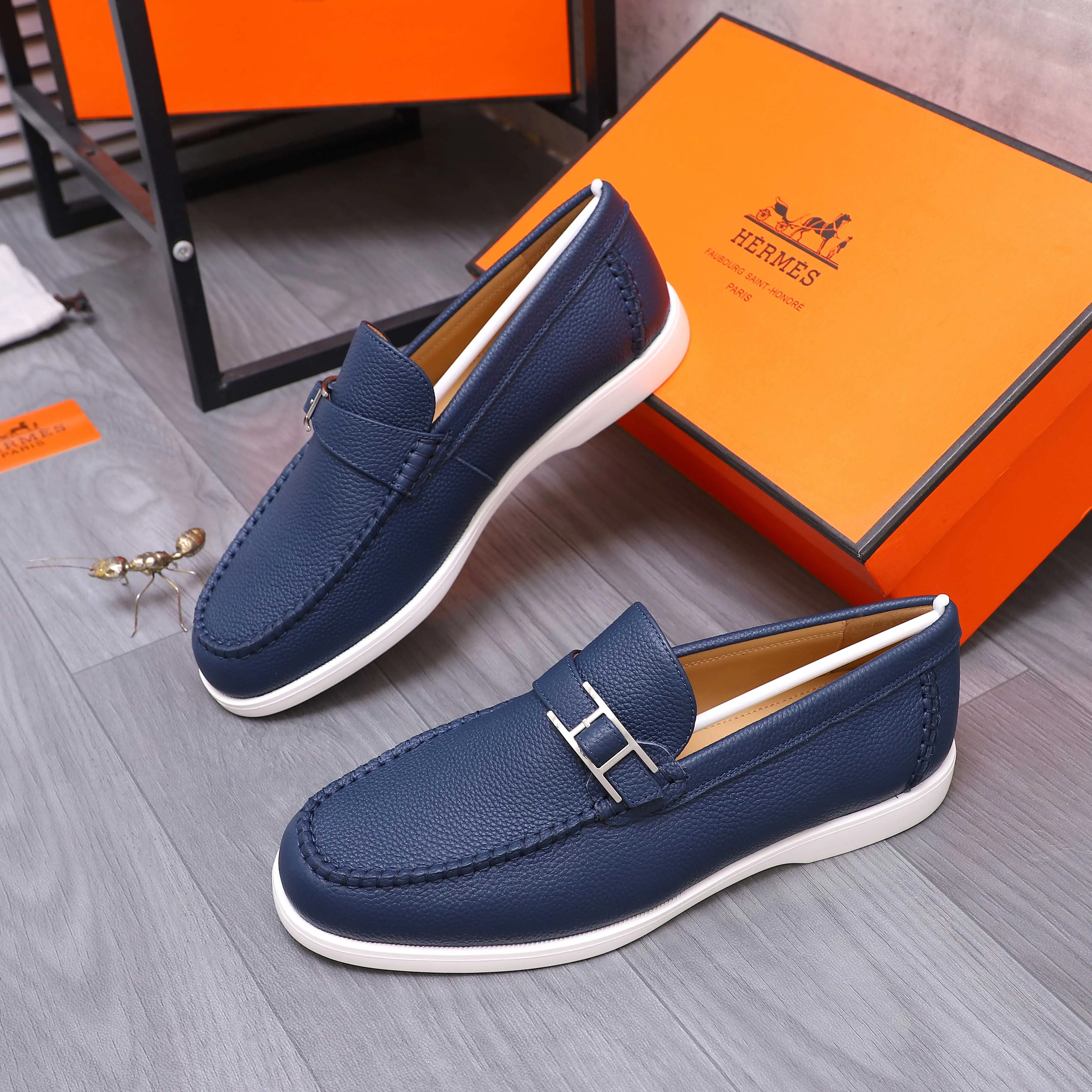 Men's shoes 💰p560 Product trademark: HERMES "Hermes" casual slip-on men's shoes. Regular size: 38-46 (45.46 is custom-made and non-returnable) Product materials: Selected pebbled cowhide upper, cowhide lining, original foam rubber ultra-light sole